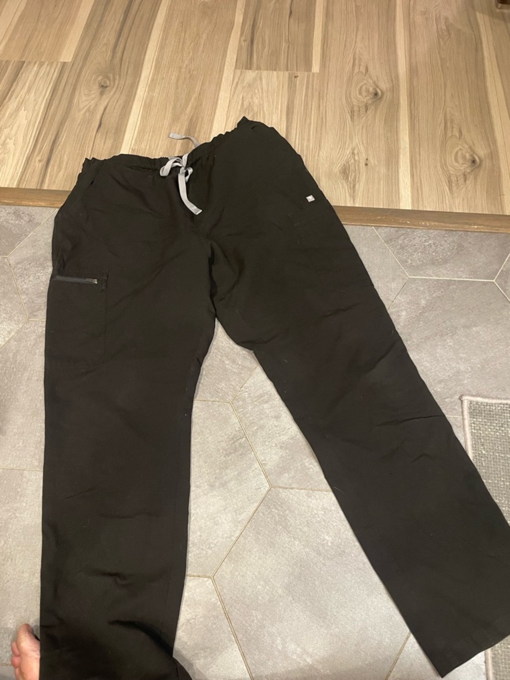 FIGS Black Women's Cargo pant with Drawstring